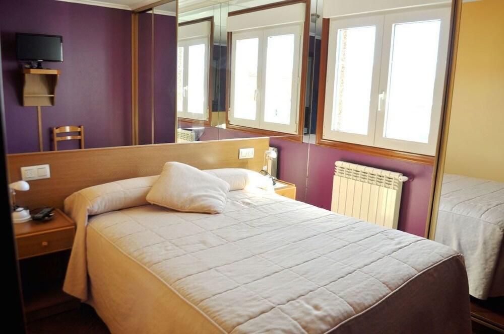 Hostal Residencia Bahia Laxe Kültér fotó